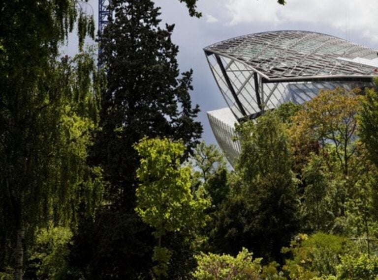 La nuova Fondation Louis Vuitton a Parigi foto Fondation Louis Vuitton 1 Vi piace la nuovissima Fondazione Vuitton di Parigi disegnata da Frank O. Gehry? Tutte le foto dell'edificio che inaugura tra venti giorni nella capitale