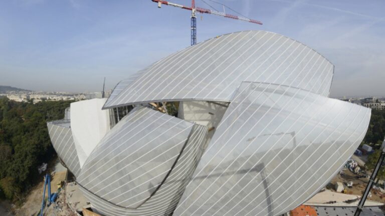 La nuova Fondation Louis Vuitton a Parigi foto Fondation Louis Vuitton 4 Vi piace la nuovissima Fondazione Vuitton di Parigi disegnata da Frank O. Gehry? Tutte le foto dell'edificio che inaugura tra venti giorni nella capitale