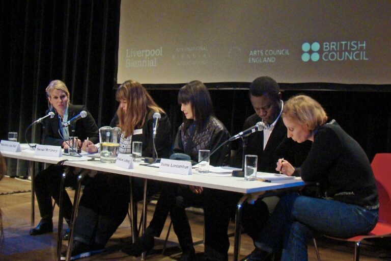 Marieke van Hal Sarah McCrory RoseLee Goldberg Toma Luntumbue e interprete. International Biennial Association Summit Bluecoat Liverpool 800x533 International Biennial Association Summit. Tra neoliberismo e rivoluzione