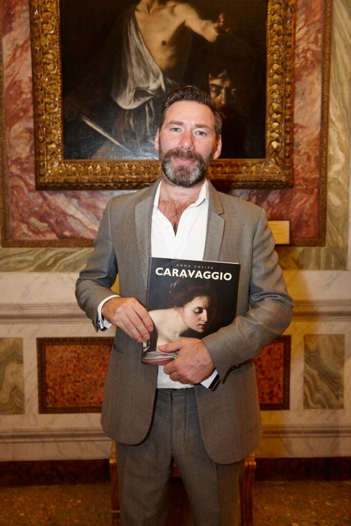 Mat Collishaw alla Galleria Borghese. L’artista inglese espone nel pantheon dei grandi di Rinascimento e Barocco, ecco chiccera all’opening