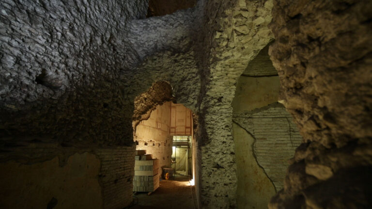 Schermata 2014 10 22 a 20.12.17 Riapre la Domus Aurea: al via le visite guidate al cantiere per il restauro della reggia di Nerone e il crowdfunding lanciato da Sky Arte