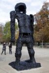 Thomas Houseago Grand figure Paris Updates: quindici immagini per raccontarvi dalle Tuileries la sezione opere di grandi dimensioni della Fiac. Unlimited in giardino, da Baselitz a Boltanski, a Houseago