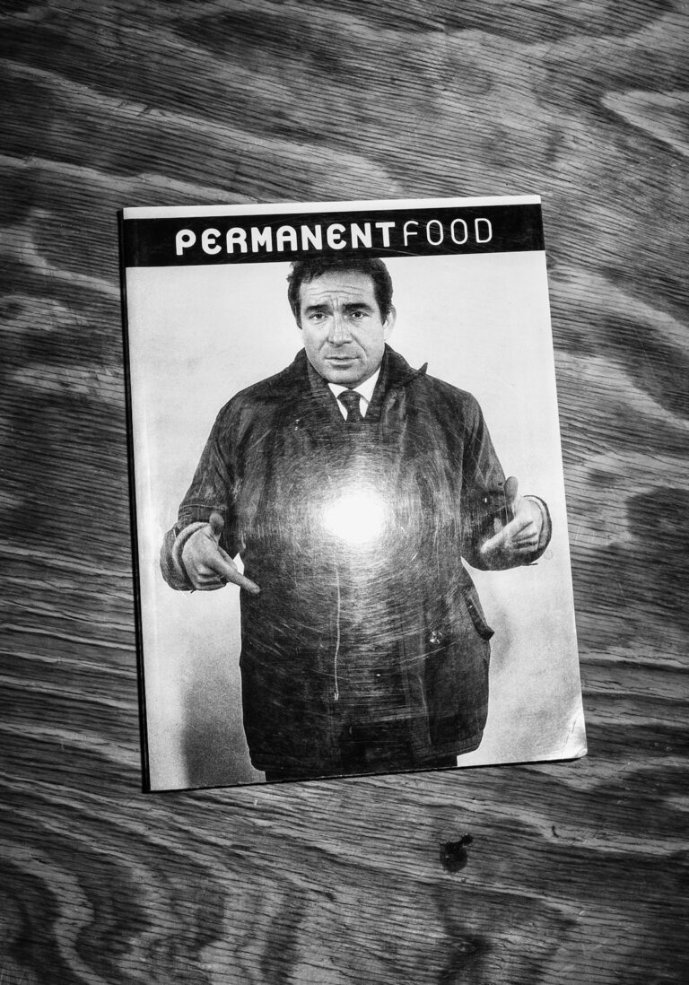 permanent food1 Un magazine d’artista per raccontare un club underground. L’iconico btomic di La Spezia diventa “the eyes can see what the mouth can not say”