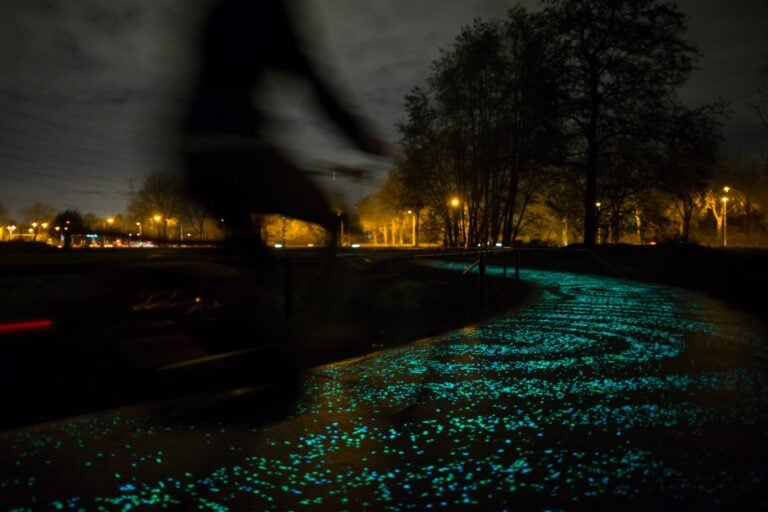 1855 5818 image L’Olanda celebra Van Gogh. Con una pista ciclabile luminescente: due passi nella Notte Stellata…