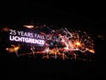 25 Jahre Mauerfall © Silvia Neri 25 anni fa cadeva il muro di Berlino. Nella capitale tedesca prendono il via grandiosi festeggiamenti: con una megainstallazione di palloni luminosi, ecco le immagini live...