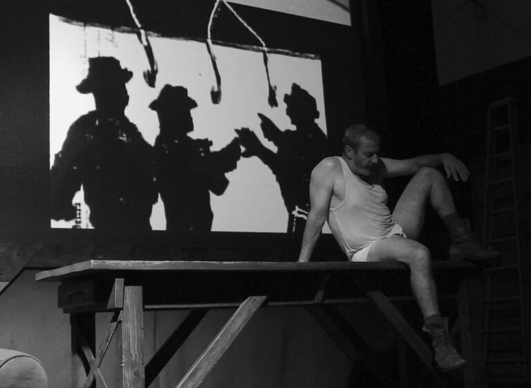 7low Kentridge UBU rehearsal 2014 ®Robyn Leigh Swart 6552 Ubu re, l'apartheid e i pupazzi. William Kentridge regista torna a Firenze con il suo musical-drama sudafricano: ecco immagini e video dal Teatro della Pergola