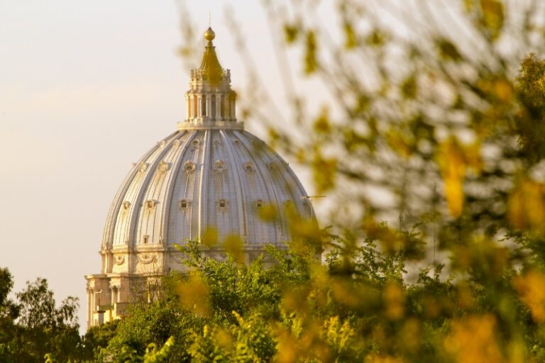 Città del Vaticano inquadrata dal sito di Borgo Piccolomini Borgo Piccolomini a Roma. Un parco d’arte a pochi metri dal Vaticano