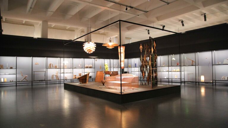 Design vista 1 Tutta la luce del rame, alla Triennale di Milano. Da Lucio Fontana a Ron Arad, tributo all’oro rosso