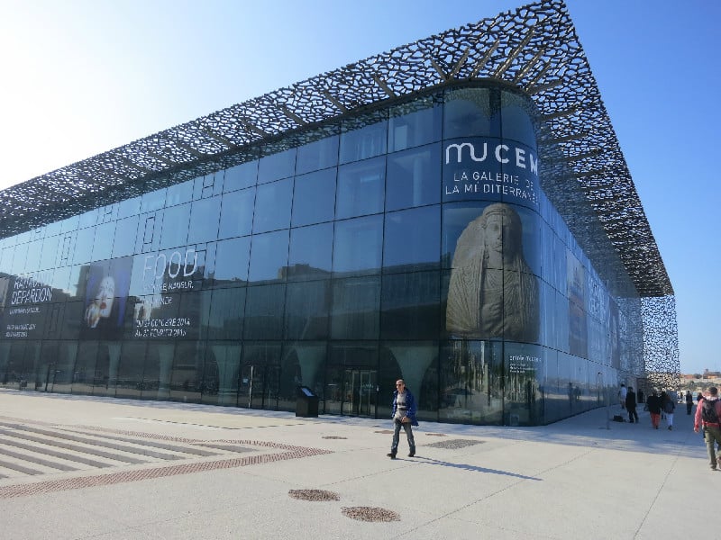 “Una voragine di costi”. La Corte dei Conti francese ridimensiona i successi del Museo Mucem di Marsiglia, ma il direttore si difende: “qui non siamo a Parigi”