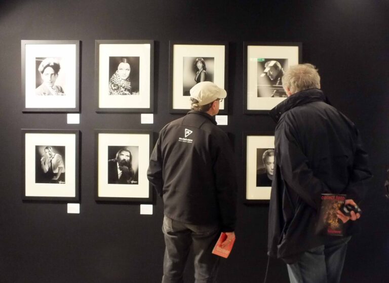 Fotofever Carrousel du Louvre 1 © Silvia Neri Fotofever Paris 2014, ecco le prime immagini. Alla fiera al Carrousel du Louvre giovani artisti, giovani collezionisti e tanta Italia, con ben diciassette gallerie