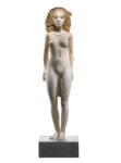 Giuliano Vangi Ragazza con capelli biondi 2014 legno dipinto cm.187x49x46 xl Materia viva e scabra. La scultura secondo Giuliano Vangi