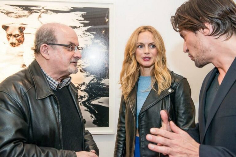 Heather Graham and Salman Rushdie 800x534 Un estraneo senso di apocalisse dove prima eravamo noi. Intervista a Moby