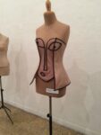 IMG 5709 L’antenato del reggiseno? Il corsetto, storica sexy-trappola per milioni di donne. Lo reinventano gli studenti della Temple Univerity di Roma. In chiave artistica