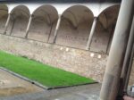 Il colonnato della Cappella dei Pazzi di Firenze Chi vuol fare il mecenate con pochi euro? Parte la campagna di crowdfunding per restaurare la Cappella dei Pazzi di Firenze, capolavoro del Brunelleschi