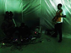 L’Etiopia di Invernomuto a Milano: video dalla performance notturna alla Marsèlleria, con dj set per accompagnare una nuova fase del progetto “Negus”
