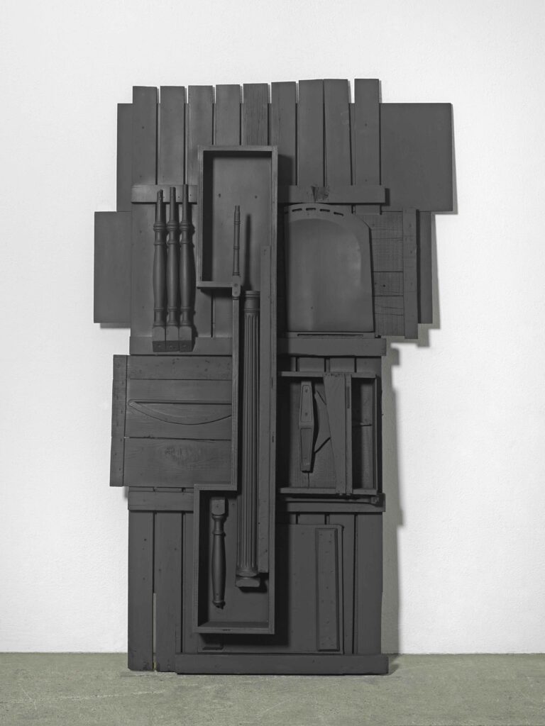 Louise Nevelson Untitled 1959 1960 ©A.Zambianchi Simply.it Milano Louise Nevelson. Oscure densità da Cardi a Milano