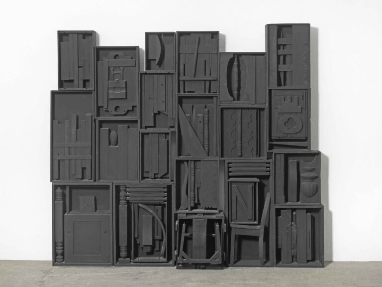 Louise Nevelson Untitled 1964 ©A.Zambianchi Simply.it Milano Louise Nevelson. Oscure densità da Cardi a Milano