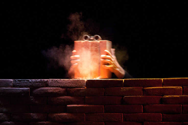 Ntfi060614ProveMuraIMG 9187 Salvatorepastoreagcubo Scambi di scena. Le mani di Riccardo Caporossi al CRT di Milano