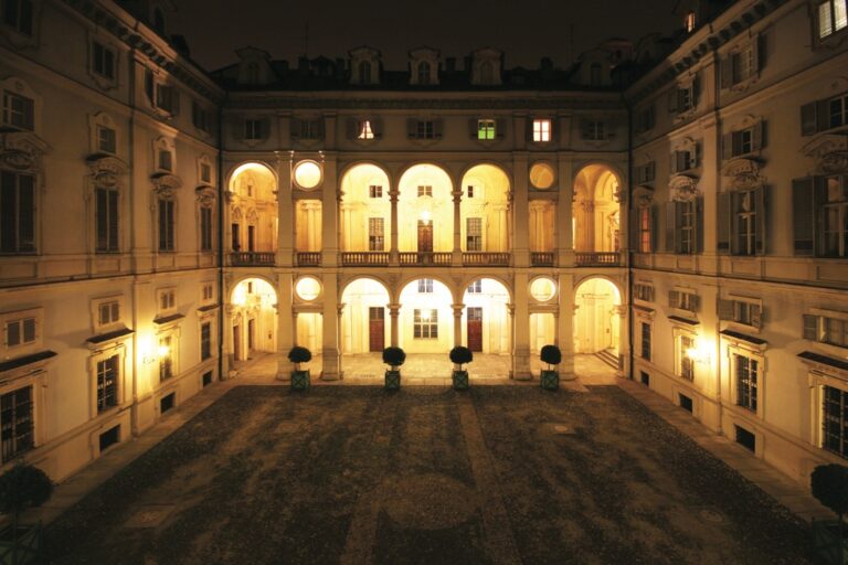 PalazzoSaluzzoPaesana xl Sven Marquardt e i ragazzi di Berlino. Una mostra al cimitero di Torino