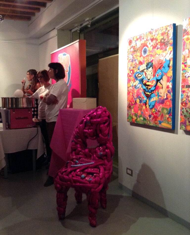 Pop Up Revolution veduta della mostra presso L’ArtGallery Parma 2014 Pop, assolutamente Pop. A Parma dominano i colori