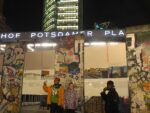 Potsdamer Platz 4 © Silvia Neri 25 anni fa cadeva il muro di Berlino. Nella capitale tedesca prendono il via grandiosi festeggiamenti: con una megainstallazione di palloni luminosi, ecco le immagini live...