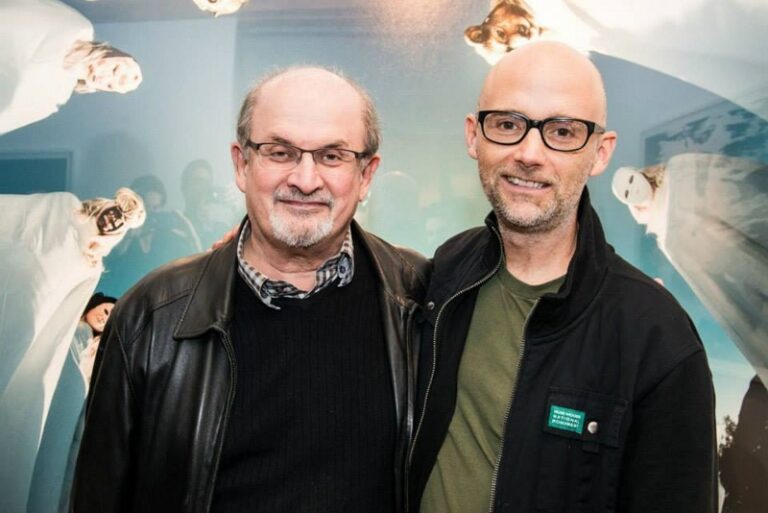 Salman Rushdie e Moby 800x534 Un estraneo senso di apocalisse dove prima eravamo noi. Intervista a Moby