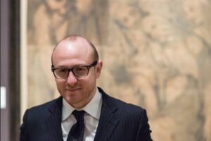 Arturo Galansino è il nuovo direttore della Fondazione Strozzi di Firenze. Esperienza alla Royal Academy di Londra, il successore di James Bradburne dovrà da subito mettere mano ai bilanci