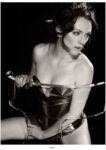 julianne moore as hera by karl lagerfeld for pirelli calendar 2011 Guerra al Calendario Pirelli. Le donne del PD, tra ladylike ed educande