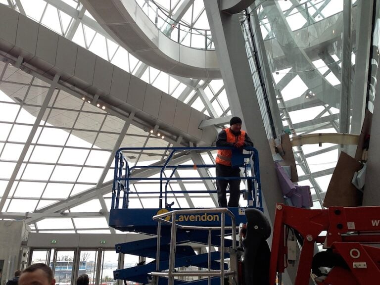 18 Da Lione immagini in anteprima del futuro Musée des Confluences. La creatura spazialista di Coop Himmelb(l)au si inaugura il 19 dicembre