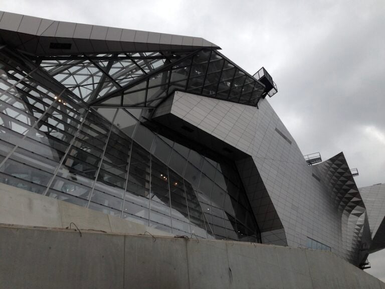 31 Da Lione immagini in anteprima del futuro Musée des Confluences. La creatura spazialista di Coop Himmelb(l)au si inaugura il 19 dicembre