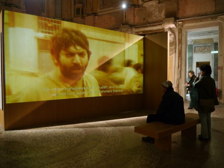 Amos Gitai a Milano 11 Amos Gitai a Milano, per presentare il suo prossimo film con una mostra a Palazzo Reale. Nel nome del padre e di Gabriele Basilico