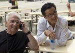 Edwin Chan con Frank Gehry photo Thomas Mayer Una rivoluzione chiamata Frank O. Gehry. Al Pompidou di Parigi