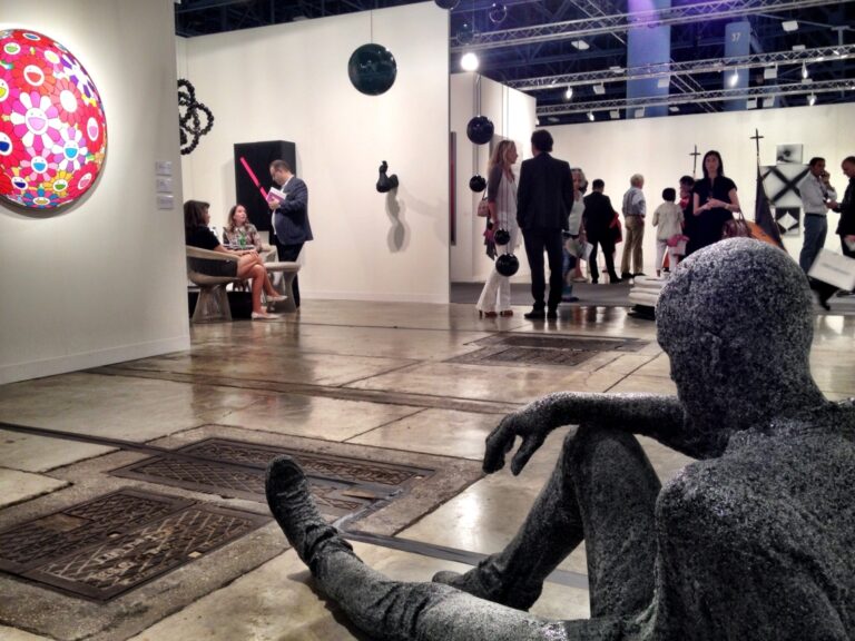 Emmanuel Perrotin Miami Updates: primissime immagini da Art Basel Miami Beach. Atmosfera esuberante, qualità degli stand sui massimi livelli