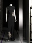 Fashion Mix Elsa Schiaparelli robe papillon printemps été 1937 L’identità plurale e nomade della moda francese. Al Palais Galliera di Parigi “Fashion Mix” racconta una storia di genialità, stile e immigrazione