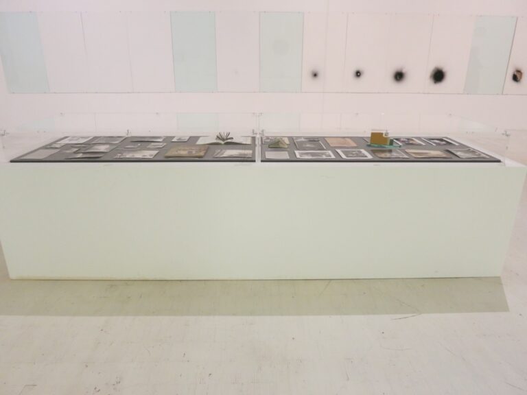 John Latham Great Noit – veduta della mostra presso La Triennale di Milano 2014 4 xl John Latham & Gianfranco Baruchello. Unione agli antipodi, in Triennale
