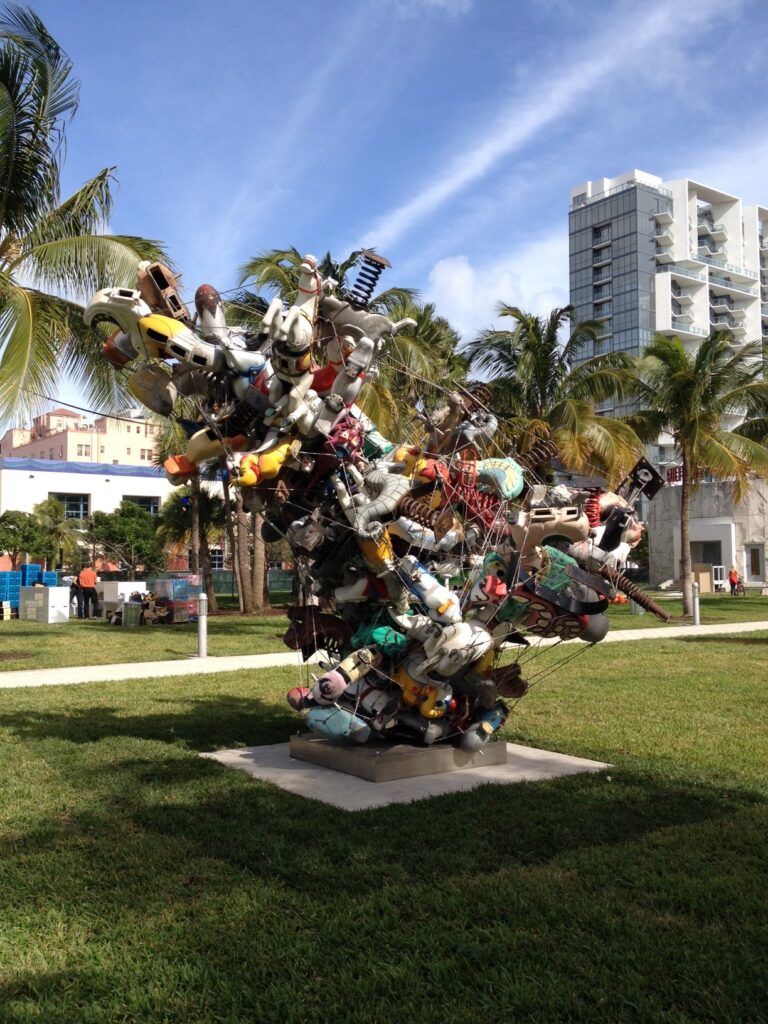 Nancy Rubins e1417563699189 Miami Updates: che triste il programma Public di Art Basel! Le sculture all'aperto non raggiungono neppure lontanamente il livello di Frieze e Fiac