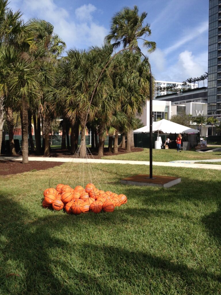 Nuria Fuster e1417563722876 Miami Updates: che triste il programma Public di Art Basel! Le sculture all'aperto non raggiungono neppure lontanamente il livello di Frieze e Fiac
