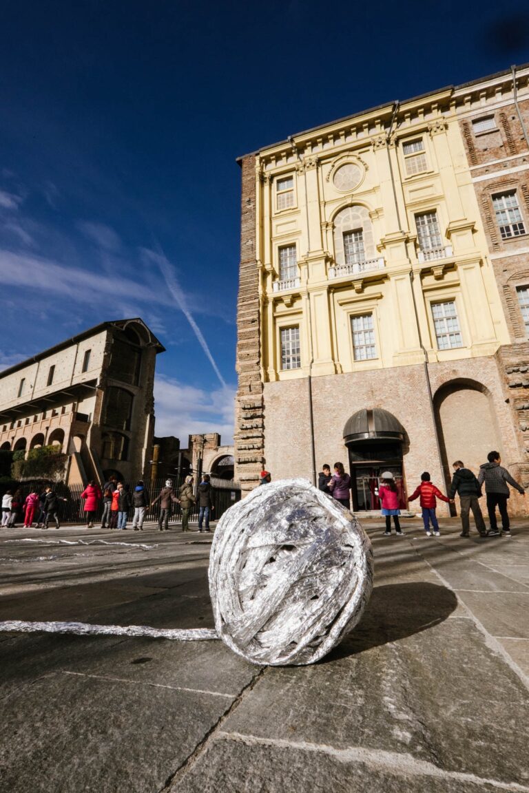 Photo Andrea Guermani Castello di Rivoli 30 anni 7 Festa col botto per i 30 anni del Castello di Rivoli, il primo Museo di Arte Contemporanea italiano. Un’intera giornata tra performance, convegni e cena finale al Combal Zero