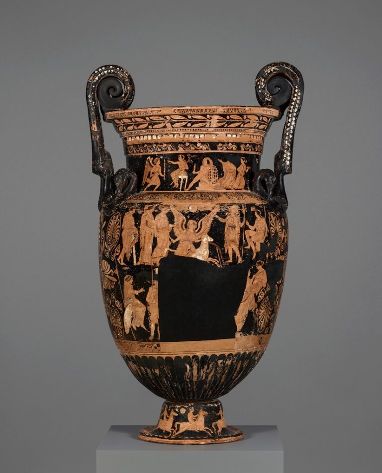 Vaso funerario con scene mitologiche da Ceglie del Campo Puglia ca 350 a.C. associato al pittore dellIlioupersis. Antikensammlung Staatliche Museen zu Berlin Un restauro troppo perfetto. La storia di Raffaele Gargiulo al Getty di Malibu