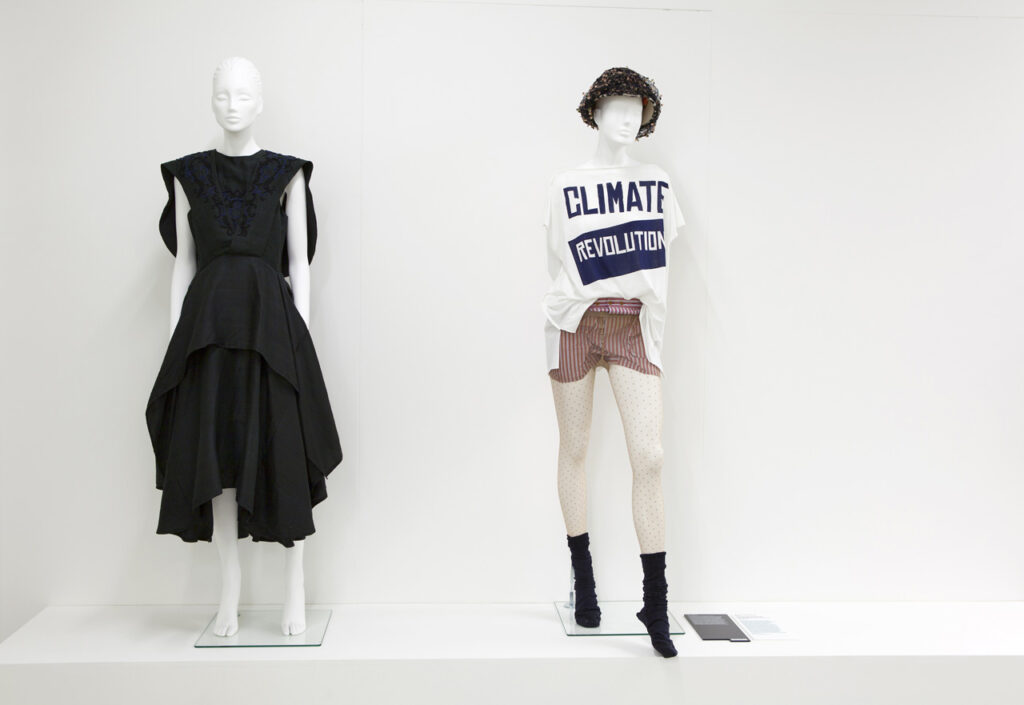 Donne, moda e potere. Al Design Museum di Londra