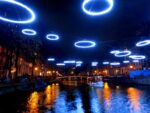 amsterdam light festival2 Torna il Light Festival di Amsterdam, con grandi installazioni luminose tra le strade ed i canali. Per un romantico tour in barca, nella ville lumière d'Olanda