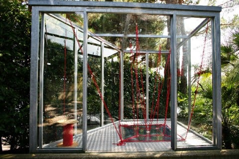 Alex Dorici, Installation Rope. 204 metri, 2014, corda rossa, dimensioni variabili, © Courtesy Buchmann Galerie Agra-Lugano and the artist; foto Cesare De Vita