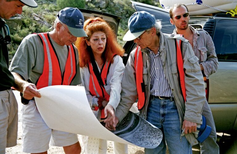 Christo e Jean Claude sul sito di Over the river Christo e la lunga avventura sull’Arkansas. Il fiume da impacchettare, che gli abitanti vorrebbero tutelare. Ma il giudice federale dà ragione all’artista