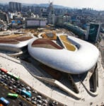 Dongdaemun Design Plaza 3 La top 5 dei migliori edifici inaugurati nel 2014 in tutto il mondo. Dalla Fondation Vuitton di Parigi alla Dongdaemun Design Plaza di Seul