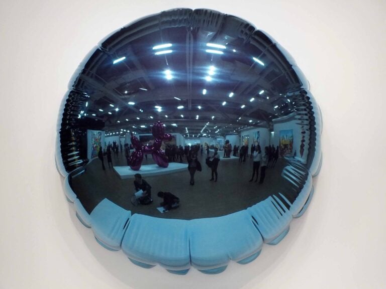 Jeff Koons serie Celebration Moon 1995 2000 © Silvia Neri Jeff Koons: la grande retrospettiva al Pompidou