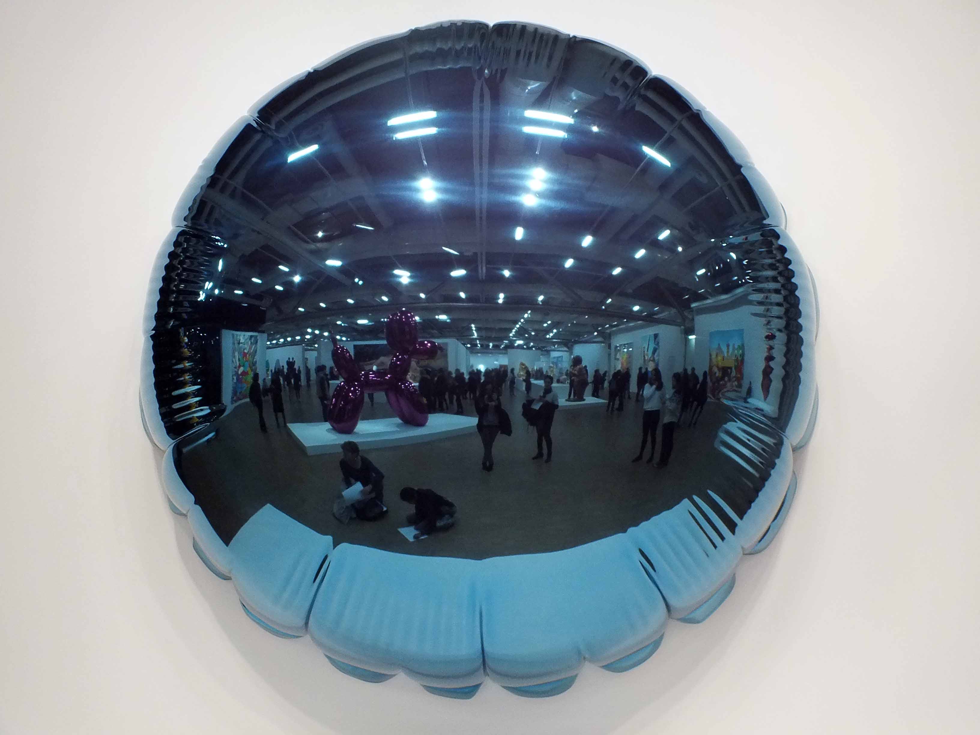 Jeff Koons, serie Celebration, Moon, 19952000 © Silvia Neri Artribune