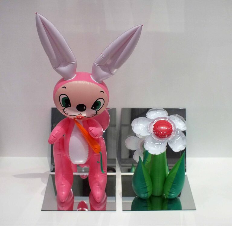 Jeff Koons serie Inflatable Flower and Bunny 1979 © Silvia Neri Jeff Koons: la grande retrospettiva al Pompidou