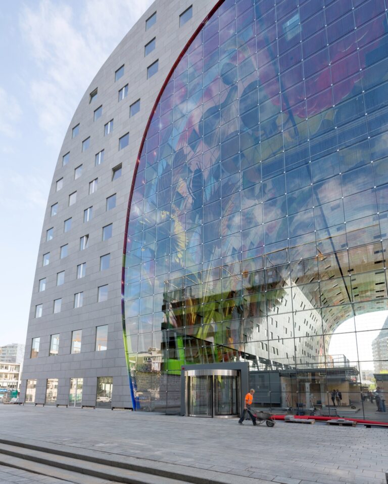 La Markethal di Rotterdam dello studio MVRDV ®Provast MVRDV foto Ossip van Duivenbode 3 La top 5 dei migliori edifici inaugurati nel 2014 in tutto il mondo. Dalla Fondation Vuitton di Parigi alla Dongdaemun Design Plaza di Seul