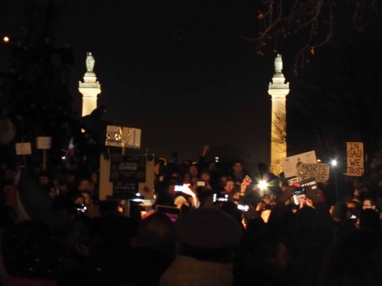 Manifestazione Paris 11 Gennaio 2015 15 Je suis Charlie © Silvia Neri Je suis Charlie. Tante immagini in presa diretta dalla manifestazione di Parigi in onore della rivista satirica vittima del terrorismo