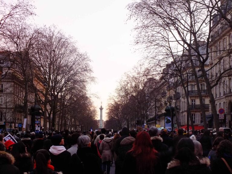 Manifestazione Paris 11 Gennaio 2015 2 Je suis Charlie © Silvia Neri Je suis Charlie. Tante immagini in presa diretta dalla manifestazione di Parigi in onore della rivista satirica vittima del terrorismo